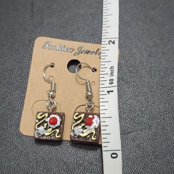 *Sale* Silver tone square brownie earrings - Picture 6 of 7